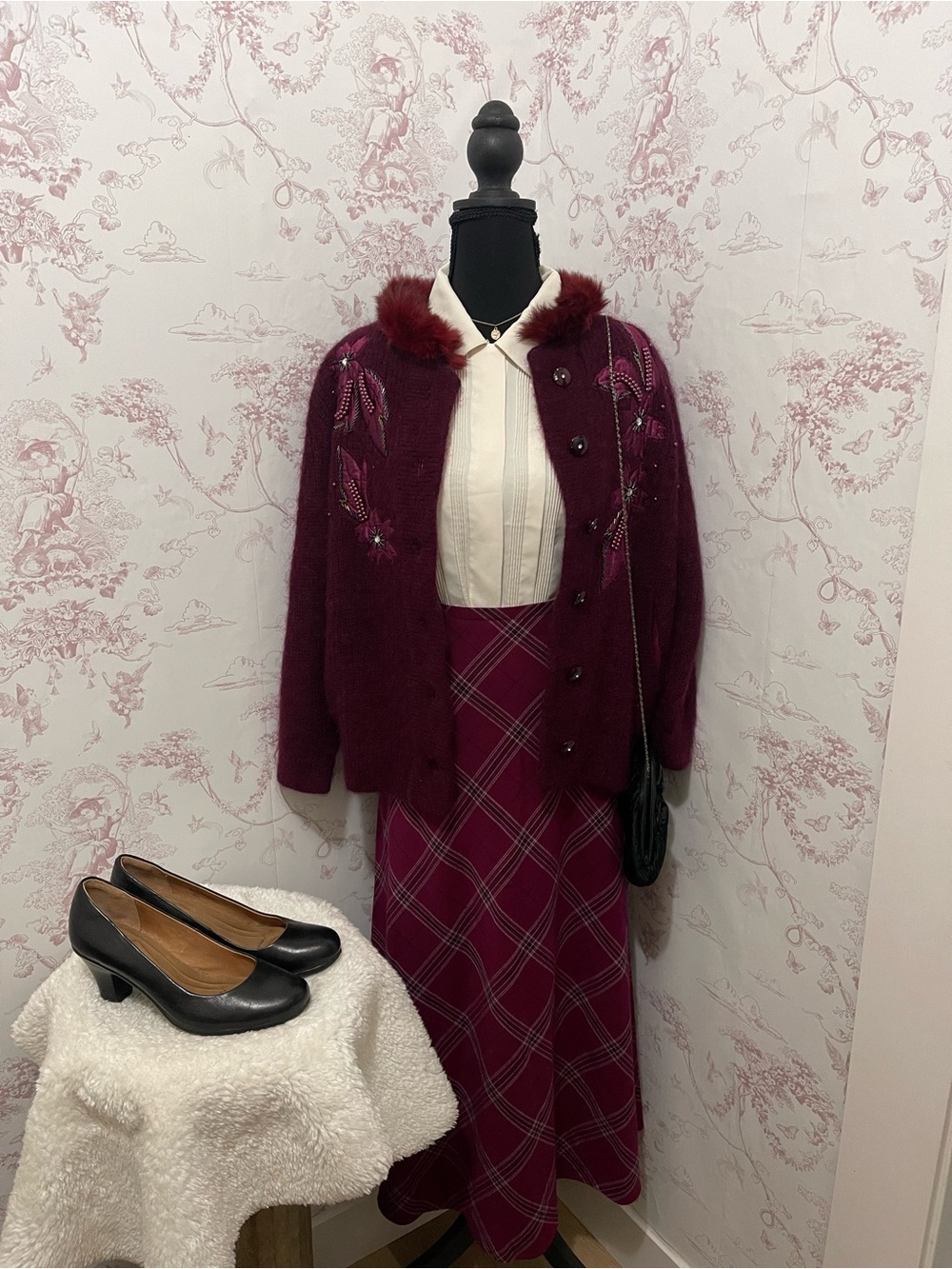 Women's Burgundy wool cardigan with pockets